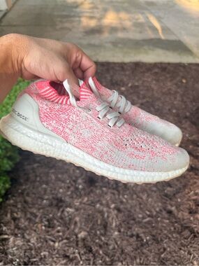 Adidas White Red Ultra Boost Uncaged Running Sneaker Shoes Women Size 9 Used